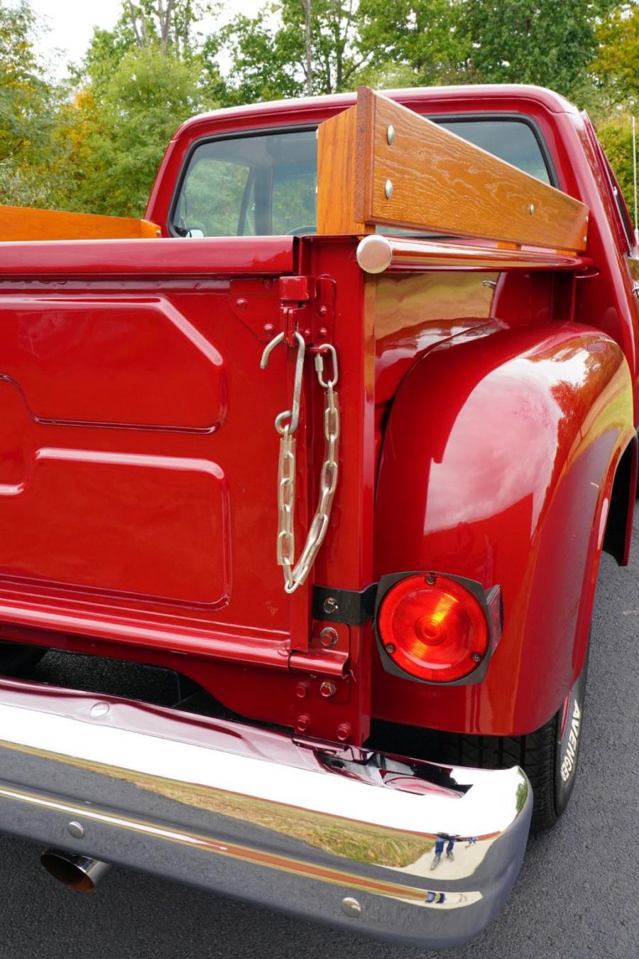 Детали экстерьера Dodge D100 Custom Pickup 1979 года  (фото 52 из 92)